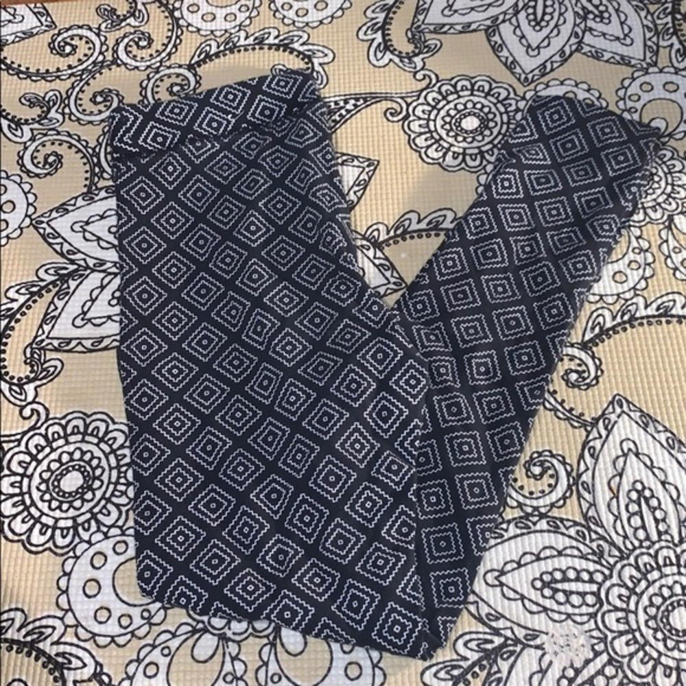 Victoria’s secret black and white leggings
